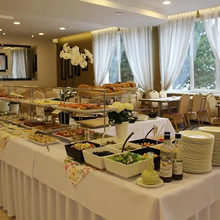 Imperiall & Medispa Отель Устроне-Морске